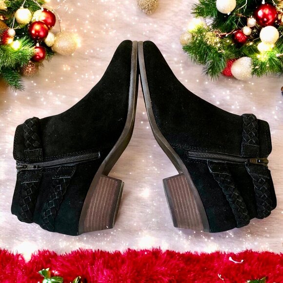 G.H. Bass & Co. Nina Braid Black Suede Ankle Boot Side Zip Bootie  7.5 W - Picture 3 of 14